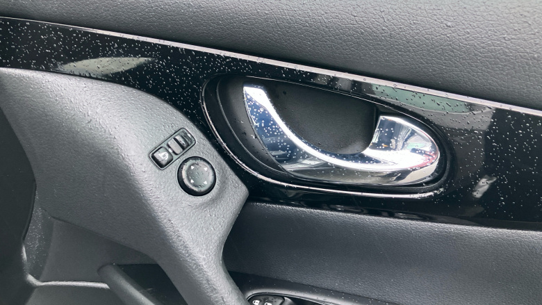 Nissan Qashqai 1.3 DiG-T 160 [157] Acenta Premium 5dr DCT Petrol Hatchback